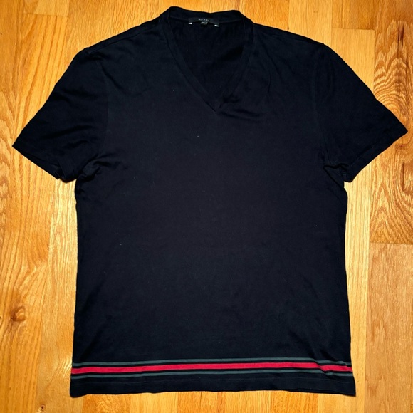 Gucci Logo Stripe Tshirt 🔥 - Picture 1 of 4